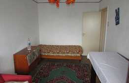 Apartament 3 camere, 70 mp, zona Hotel Royal