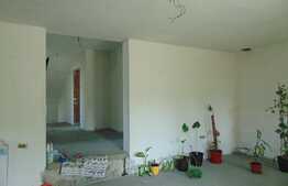 Casa individuala, 230 mp, teren aferent 976 mp, zona Campenesti