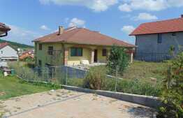 Casa individuala, 230 mp, teren aferent 976 mp, zona Campenesti