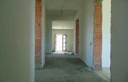 Casa individuala, 230 mp, teren aferent 976 mp, zona Campenesti