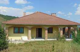 Casa individuala, 230 mp, teren aferent 976 mp, zona Campenesti