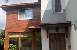 Zona si pozitie premium! Clinica sau birouri. 