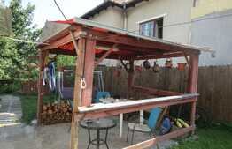 De vanzare casa cuplata, 67 mp, teren 500mp, zona linistita