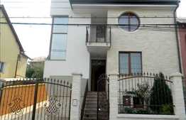 3 camere, 115 mp totul nou la 3 minute de Teatrul National!