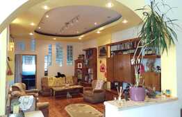 Apartament 3 camere, imobil tip vila, 95 mp, mobilat si utilat, zona strazii Horea