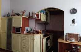 Apartament 3 camere, imobil tip vila, 95 mp, mobilat si utilat, zona strazii Horea