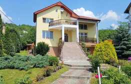 Casa individuala, 292 mp, 800 mp teren, finisaje clasice, expunere sudica!