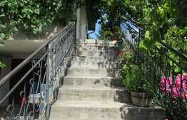 De vanzare casa cuplata, 180 mp, zona linistita