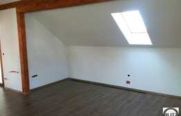 Apartament de vanzare cu 3 camere, 120 mp, priveliste frumoasa