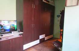 De vanzare casa cuplata, zona linistita de case