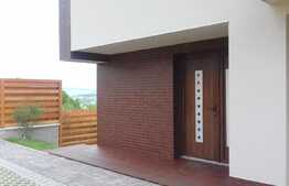 Duplex de vanzare 135 mp, teren 257 mp, front 10 ml, zona de case