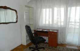 Apartament cu 2 camere, 70 mp, decomandat, balcon, zona Piata Marasti
