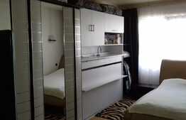 Apartament 3 camere, 89 mp, balcon, boxa, zona strazii Horea