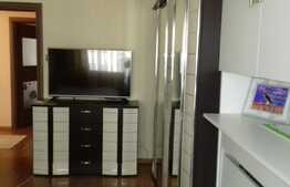 Apartament 3 camere, 89 mp, balcon, boxa, zona strazii Horea