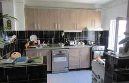 Apartament 4 camere, 82 mp, etaj intermediar, 2 parcari, zona strazii Ion Mester