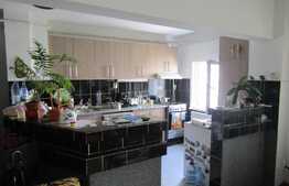 Apartament 4 camere, 82 mp, etaj intermediar, 2 parcari, zona strazii Ion Mester