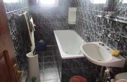 Apartament cu 3 camere, decomandat, 80 mp, zona Bisericii Calvaria