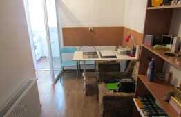 Garsoniera, 30 mp, decomandata, zona Calea Floresti