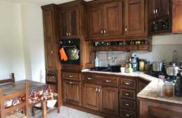 Casa individuala, 200 mp utili, 540 mp teren, D+P+E, asfalt, zona de case aproape de autogara Beta!