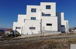 Duplex de vanzare, 140 mp utili, teren 200 mp,CF, zona linistita!