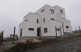 Duplex de vanzare, 140 mp utili, teren 200 mp,CF, zona linistita!
