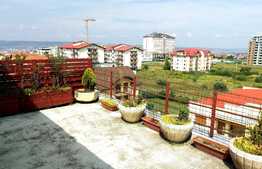 Apartament 3 camere, 106 mp, terasa 29 mp, mobilat si utilat, zona Grand Hotel Italia