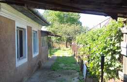 Casa renovabila 60 mp, teren 714 mp, front 19 ml, zona linistita