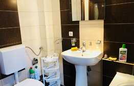 Apartament 2 camere, 73 mp, decomandat, garaj, aer conditionat,zona UMF