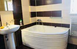 Apartament 2 camere, 73 mp, decomandat, garaj, aer conditionat,zona UMF