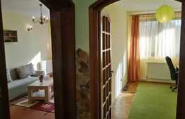 Apartament cu 3 camere , decomandat, 62 mp, A.C, zona Parcului Central