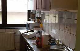 Apartament cu 3 camere , decomandat, 62 mp, A.C, zona Parcului Central