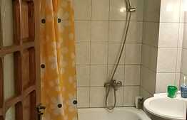Apartament cu 3 camere , decomandat, 62 mp, A.C, zona Parcului Central