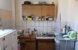 Garsoniera 28 mp, zona strazii Parang