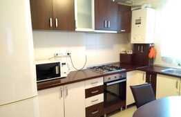 Apartament 3 camere, 64 mp, parcare, zona Mercur