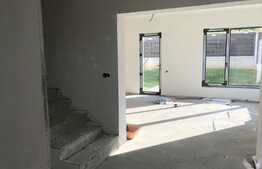 Duplex de vanzare D+P+E, 160 mp, 250 mp teren, front 20 ml, semifinisat, incalzire in pardoseala, finalizat 2018!