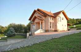 Oportunitate! Casa individuala, 230 mp utili, teren 2400 mp, zona linistita!