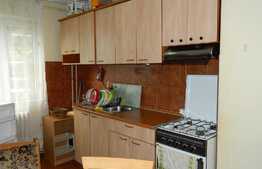 Apartament 4 camere, decomandat, 75 mp, balcon, zona Complexului Nora