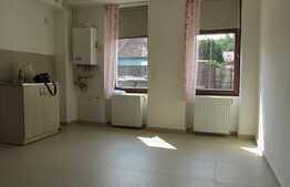 Spatiu birouri, 40 mp, parter, zona Piata Abator, cu vedere  spre strada!