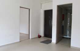 Spatiu birouri, 40 mp, parter, zona Piata Abator, cu vedere  spre strada!