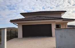 Scadere de pret! De vanzare casa individuala 183 mp, 700 mp teren, front de 18 ml, Exterior Sud!