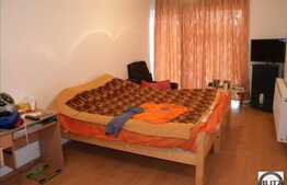 Apartament 3 camere, decomandat, 69 mp, parcare, zona Calea Baciului