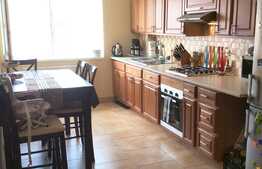 Mansarda spatioasa 92 mp, 3 camere decomandate, loc de parcare!