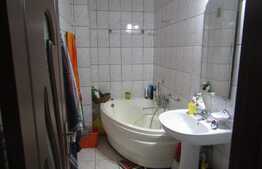 Apartament cu 3 camere, 75 mp, decomandat, zona Kaufland