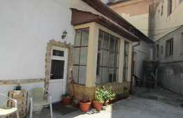 De vanzare casa cuplata, 112 mp,148 mp teren, zona centrala