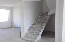 Triplex de vanzare 120 mp, teren 200 mp, zona Voronet