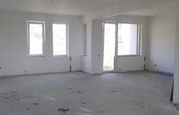 Triplex de vanzare 120 mp, teren 300 mp, zona Voronet