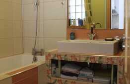 Apartament de vanzare 3 camere, 70 mp,garaj subteran! Zona VIVO!