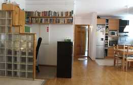 Apartament de vanzare 3 camere, 70 mp,garaj subteran! Zona VIVO!