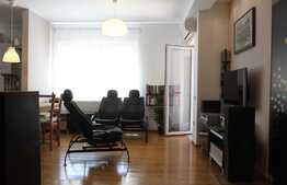 Apartament de vanzare 3 camere, 70 mp,garaj subteran! Zona VIVO!