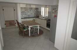 Apartament cu 3 camere, 85 mp, decomandat, garaj, zona strazii Dorobantilor